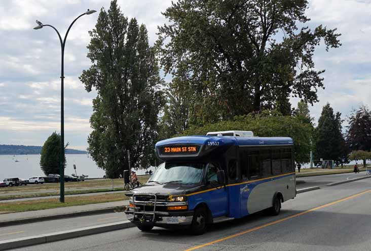 Coast Mountain Bus Community Shuttle Chevrolet G4500 AMROC SOM 28 19517